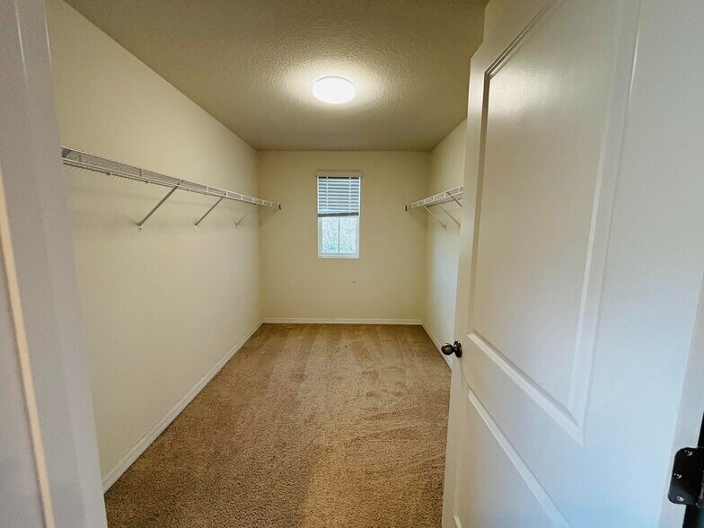 Building Photo - 110 San Carrara Ct