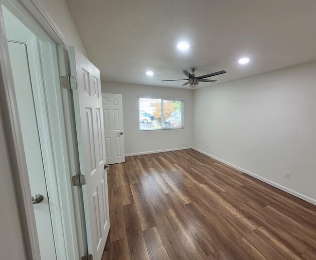 Building Photo - 10332 Caminito Aralia