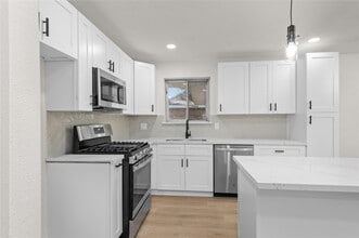 Building Photo - 1107 Progreso Dr