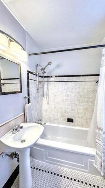 Building Photo - 148 Shawnee Pl