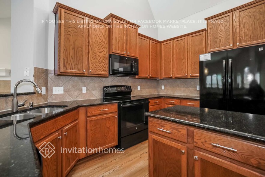 Building Photo - 5020 Blackelm Dr
