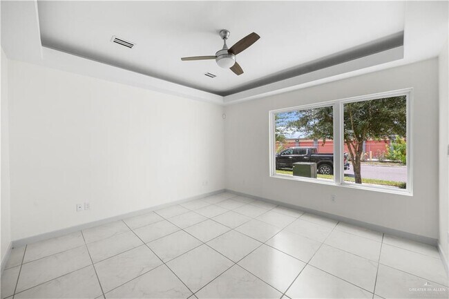 Building Photo - 2600 Mimosa St