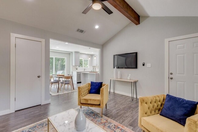 Building Photo - 1512 Luray Dr