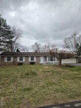 Building Photo - 25825 Sierra Dr