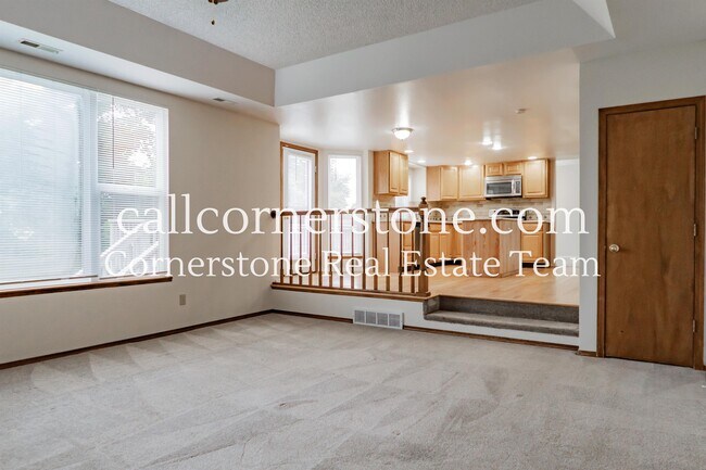 Building Photo - 630 Fernglen Ct