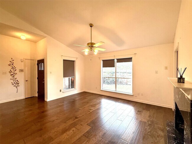 Building Photo - 13222 Pebblewalk Cir N