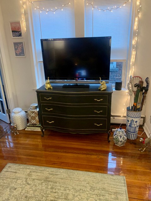 Building Photo - 32 Charter St