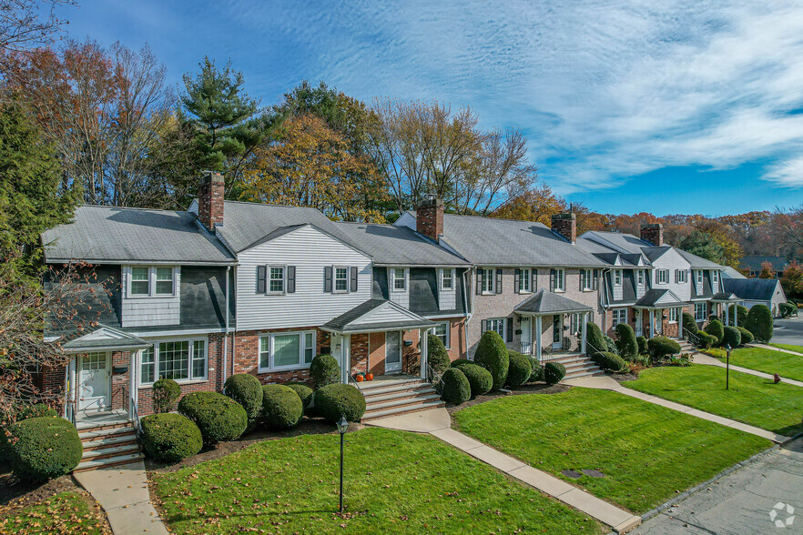 Primary Photo - Wedgewood Common Apartments