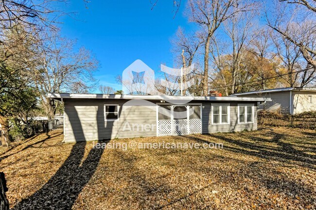 Building Photo - 4 Redwood Dr