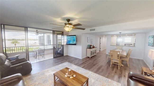 Building Photo - 8735 Midnight Pass Rd