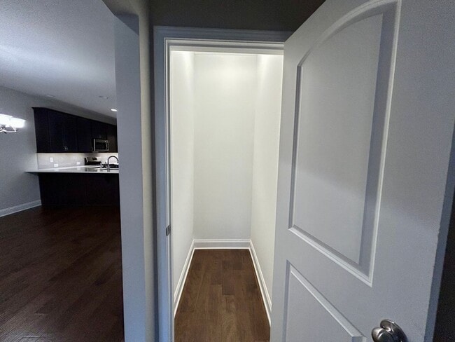 Building Photo - Spacious 3 bed, 3 bath home in Groves Park Commons featuring a modern kitchen, 2-car garage, and ...