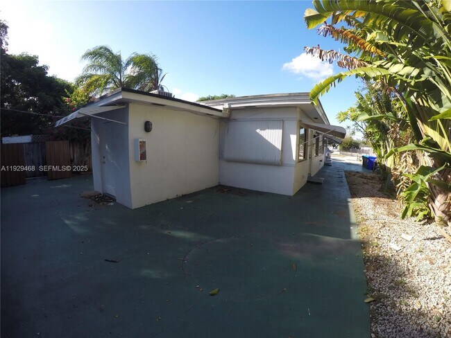 Building Photo - 1842 McKinley St