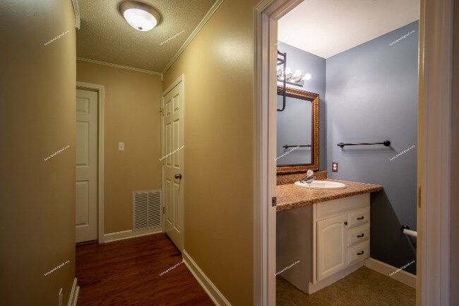 Building Photo - 8709 Olde Colony Trail