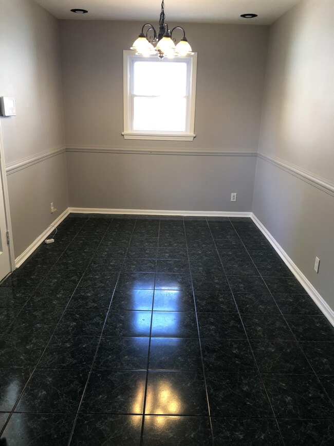 Building Photo - 1235 Morgan Ave