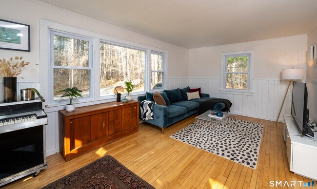 Building Photo - 474 US-7