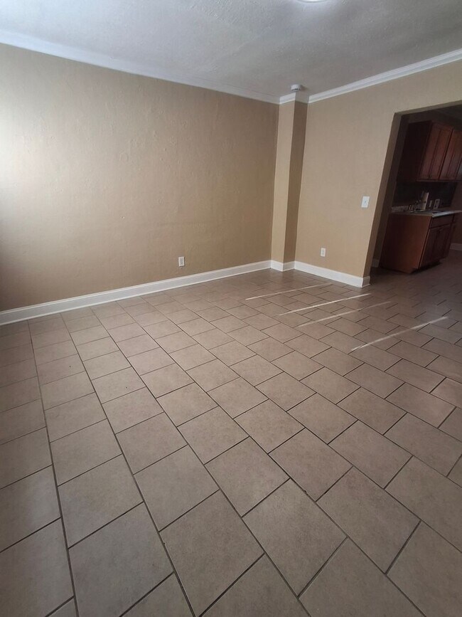 Building Photo - 5291-5293 Usher Drive