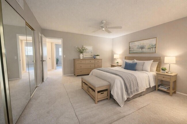 Building Photo - 2402 Ecuadorian Way