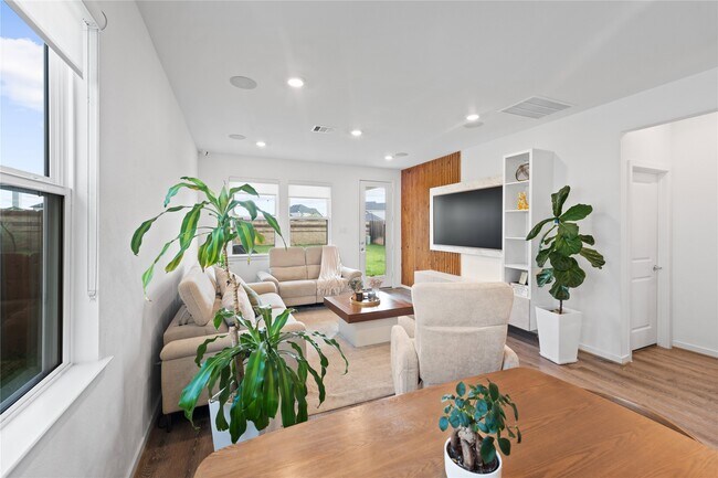 Building Photo - 21730 Heather Elm Dr