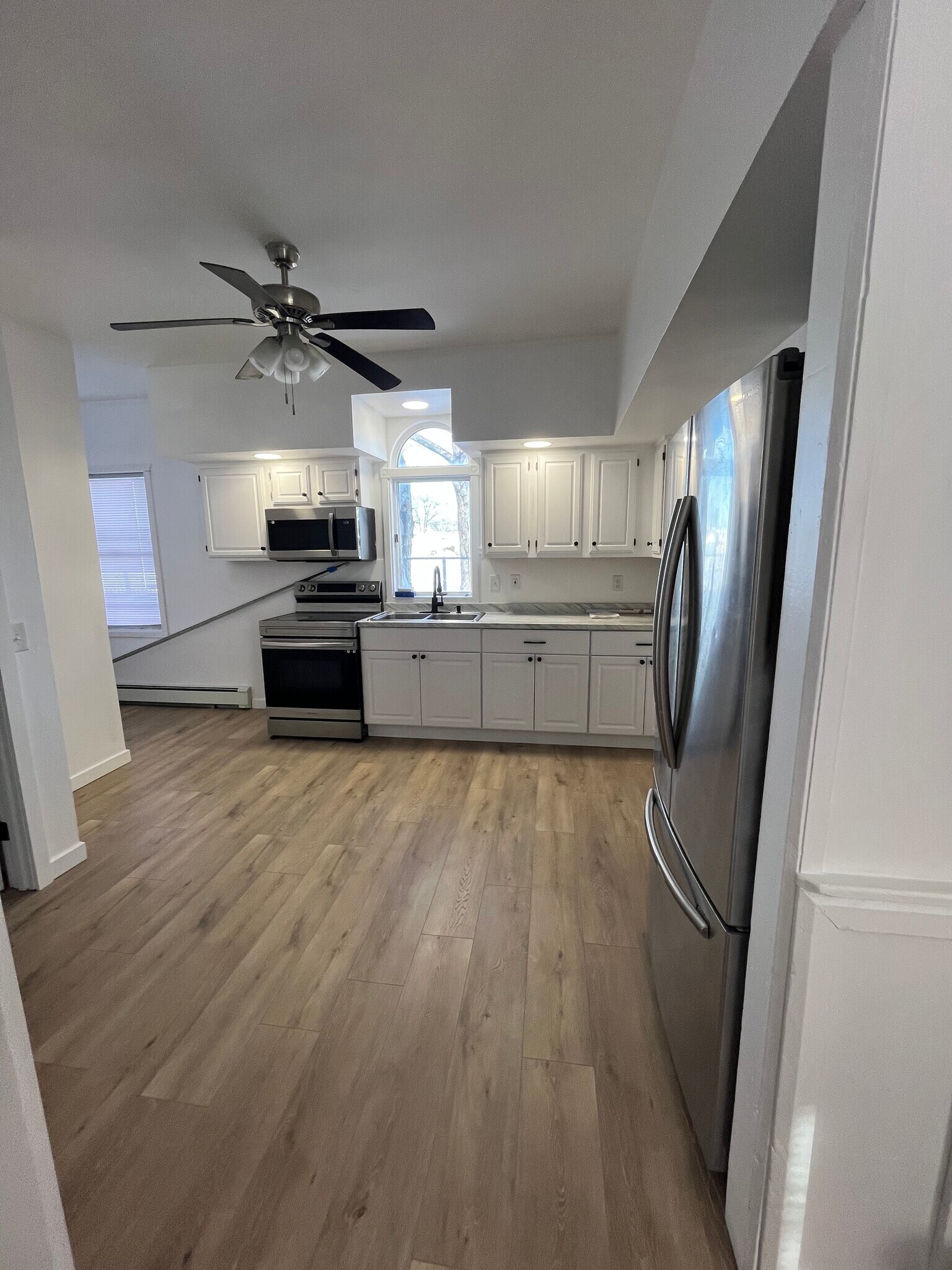 Building Photo - 211 Oxford St