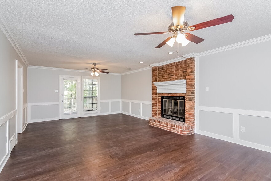 Building Photo - 2080 Beckenham Cove