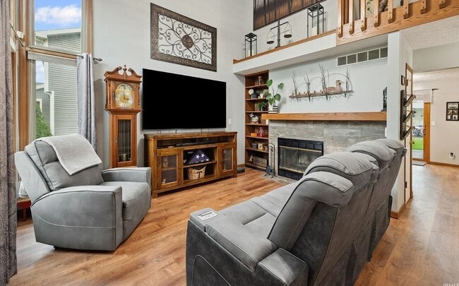 Building Photo - 1021 Southport Dr