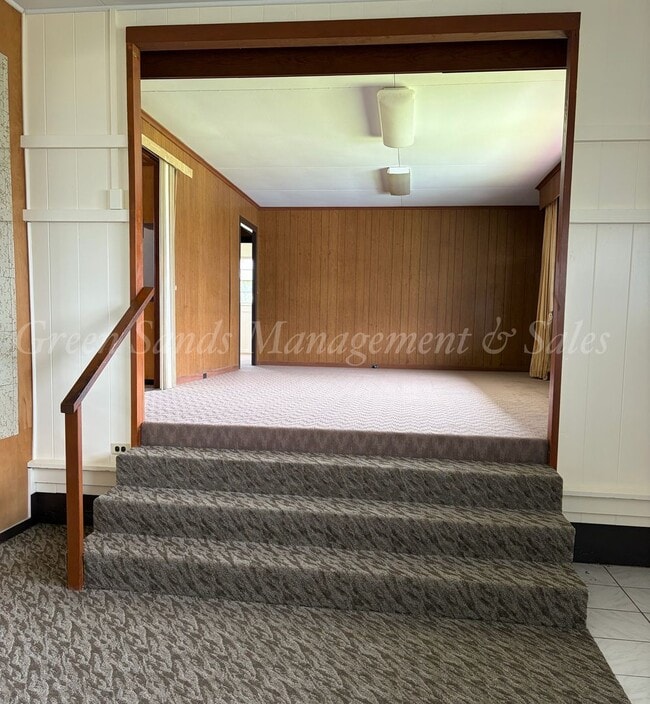 Building Photo - 93 E Kawili St