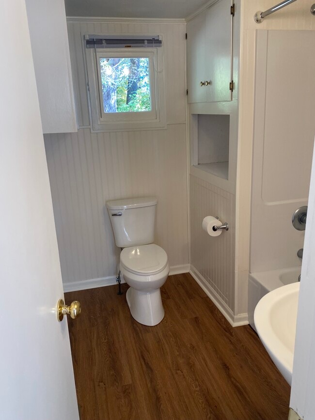 Building Photo - 4004 Luwana Ln