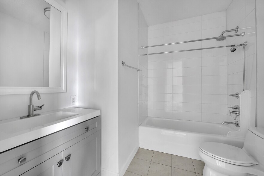 master bathroom - 303 E 43rd St