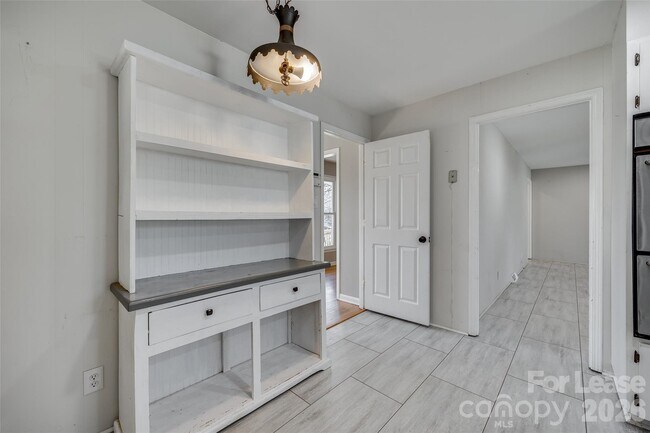 Building Photo - 1615 Tillman St