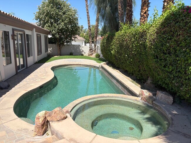 Building Photo - 74912 Saguaro Ln