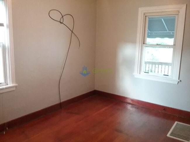 Building Photo - House for rent in the heart of Oakmont