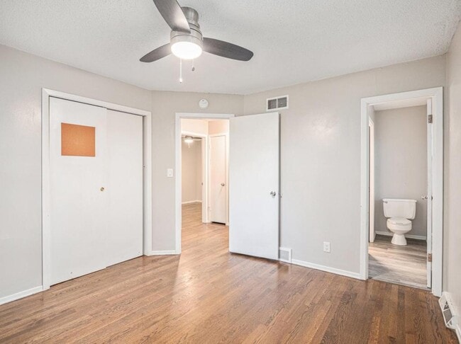 Building Photo - 1008 SW 14th St Terrace