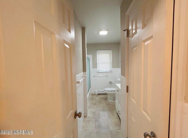 Building Photo - 501 Bismarck St