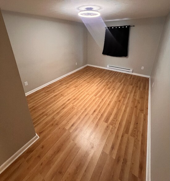 Building Photo - 110 Main St