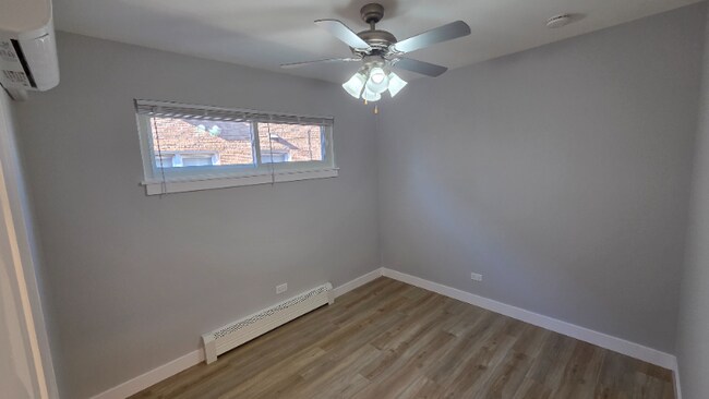 Building Photo - 8023 W Churchill Ave