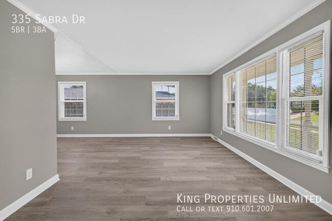 Building Photo - 335 Sabra Dr