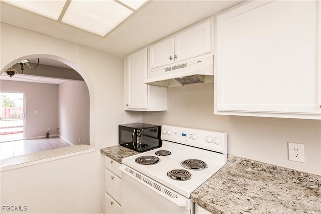 Building Photo - 1123 SW 48th Terrace