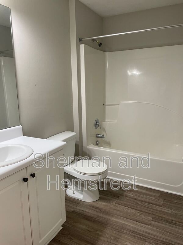 Building Photo - 3800 London Ct SW