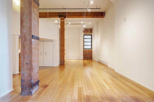 Building Photo - 461 2nd St