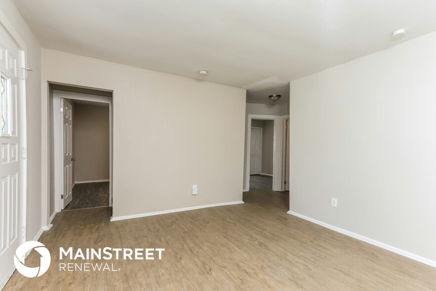 Building Photo - 5618 Davis Dr