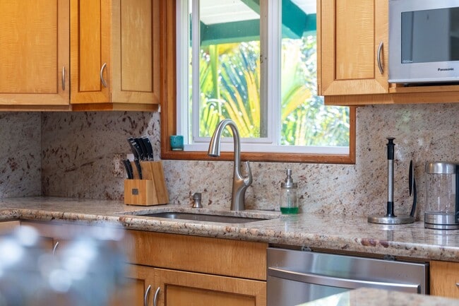 Building Photo - 59-018 Holawa St