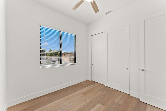 Building Photo - 6946 Glidden St