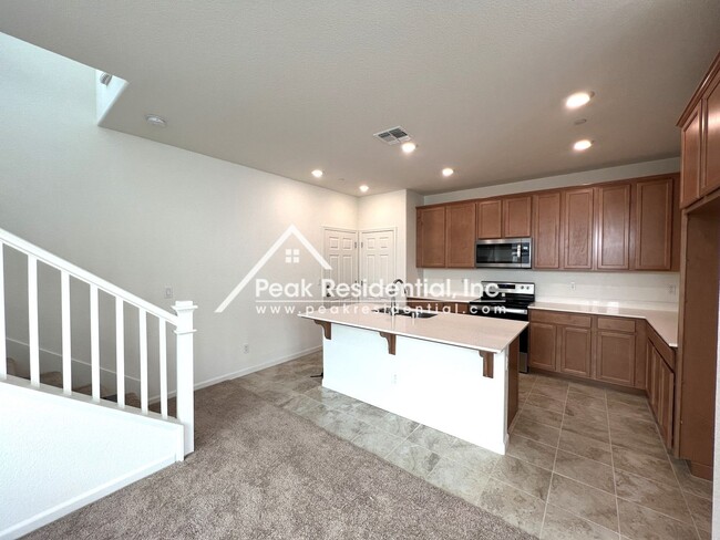 Building Photo - Brand New Citrus Heights 4bd/3ba Home with 2 Car Garage