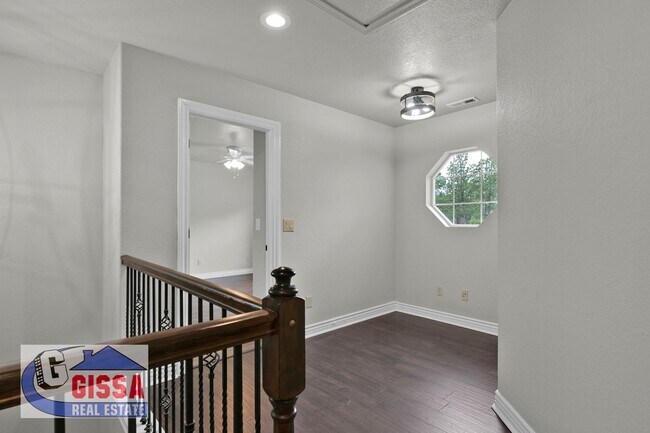 Building Photo - Beautiful home with 7 bedrooms, 5 1/2 bath...