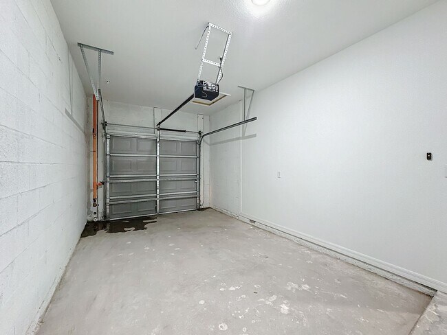 Building Photo - Townhouse For Lease in Saint Cloud