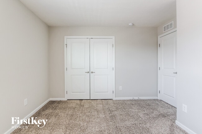 Building Photo - 6660 Branches Dr