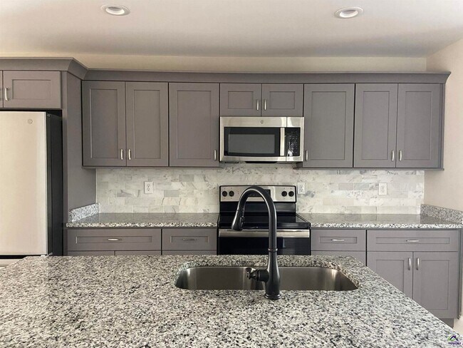 Building Photo - 315 Lasso Drive