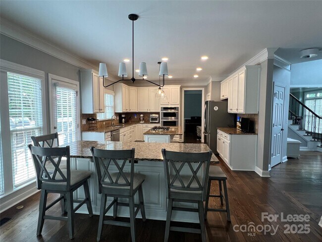 Building Photo - 1212 Toteros Dr