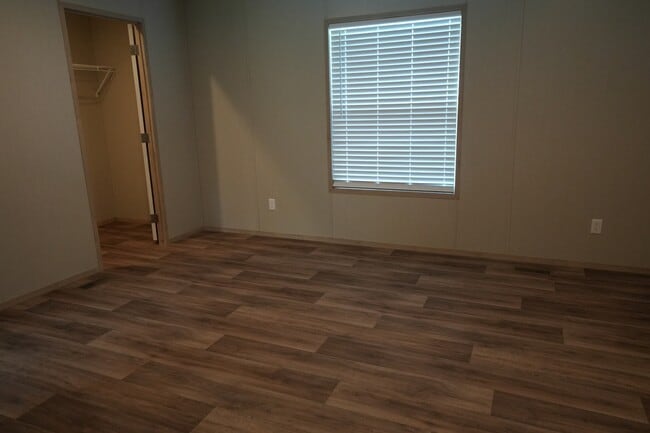 Building Photo - 1812 S Odell Rd