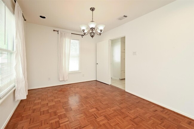 Building Photo - 2110 Westover Rd